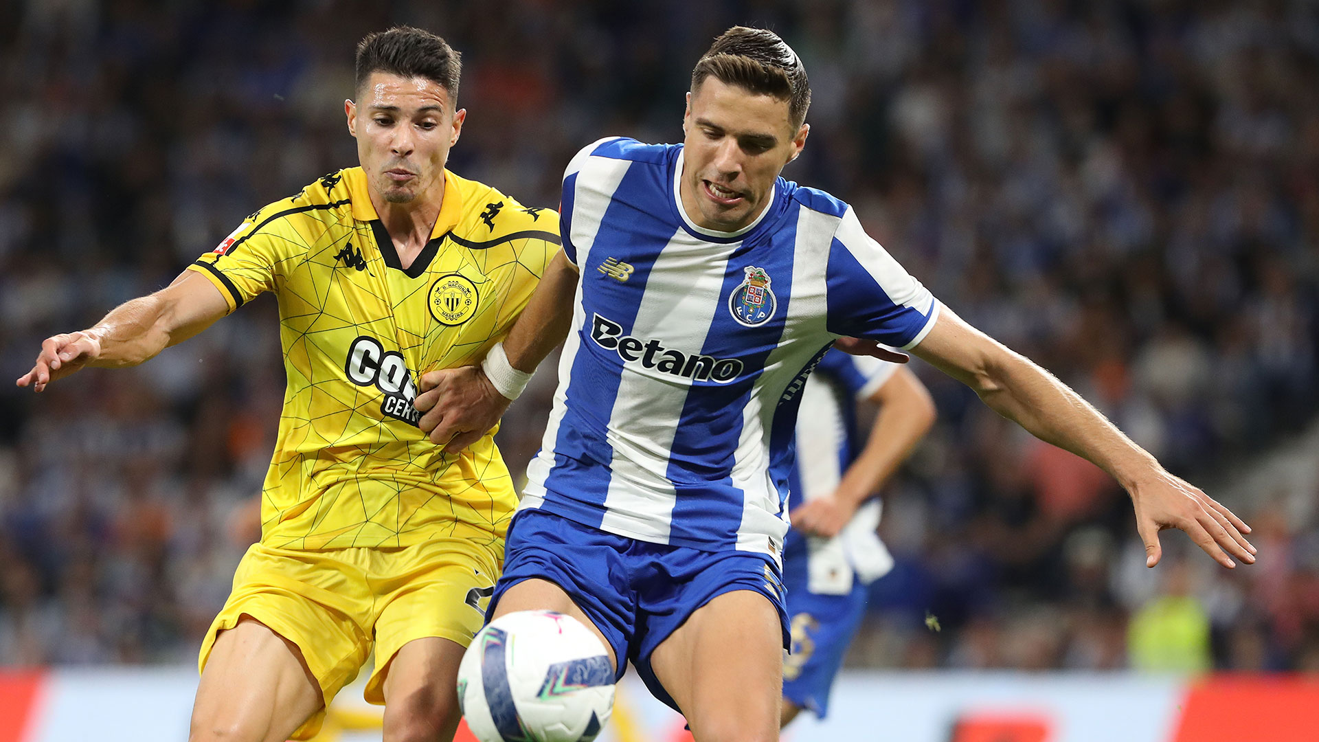 Liga Betclic: Bednarek volta a ser eleito melhor defesa do mês
