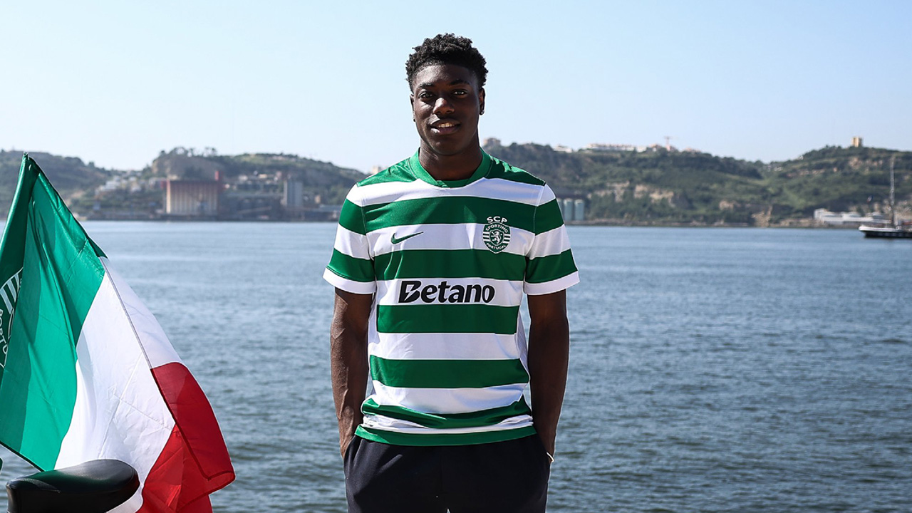 Sporting oficializa contratação de Issa Doumbia