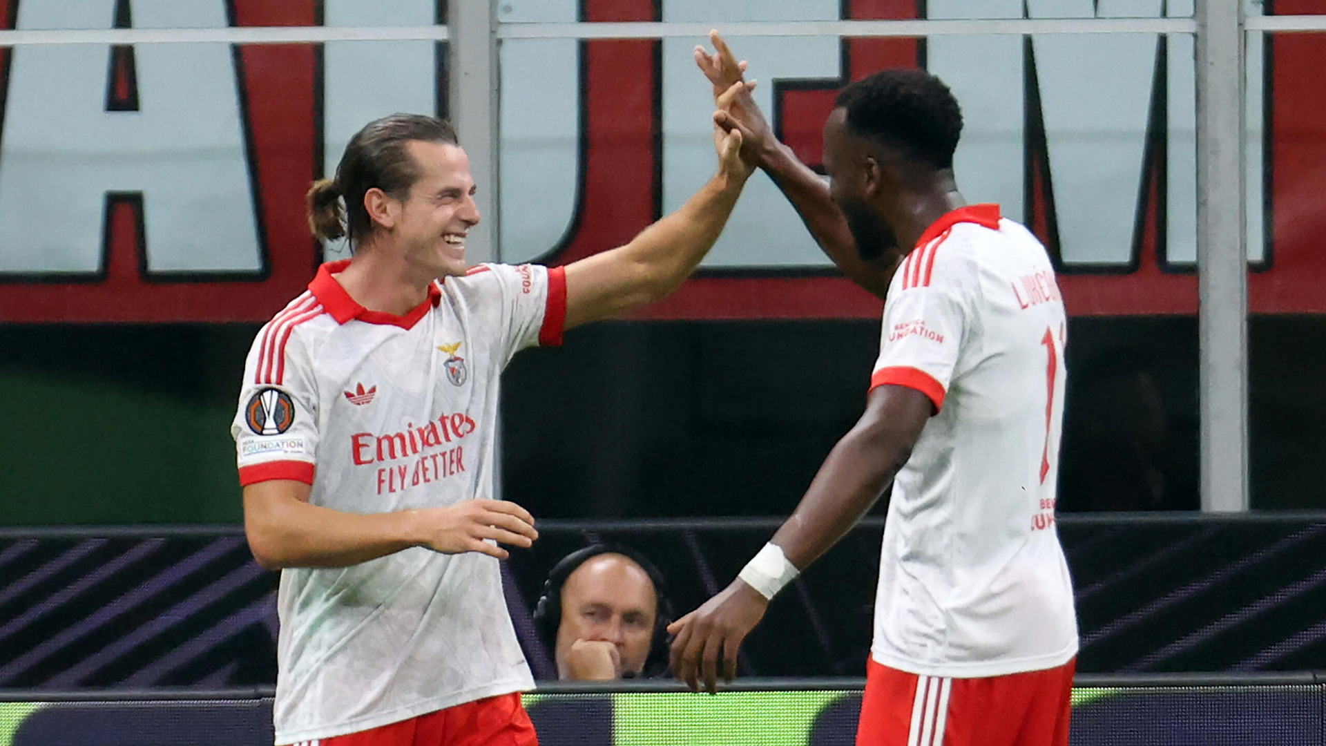 Liga Europa: Benfica estreia-se com vitória em Milão